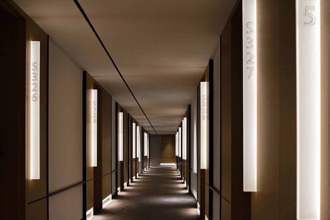 SFEEL Designer Hotel (Guiyang Grand Cross Plaza Spray Pool)