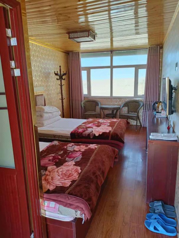 Golmud East Tai RV Camp
