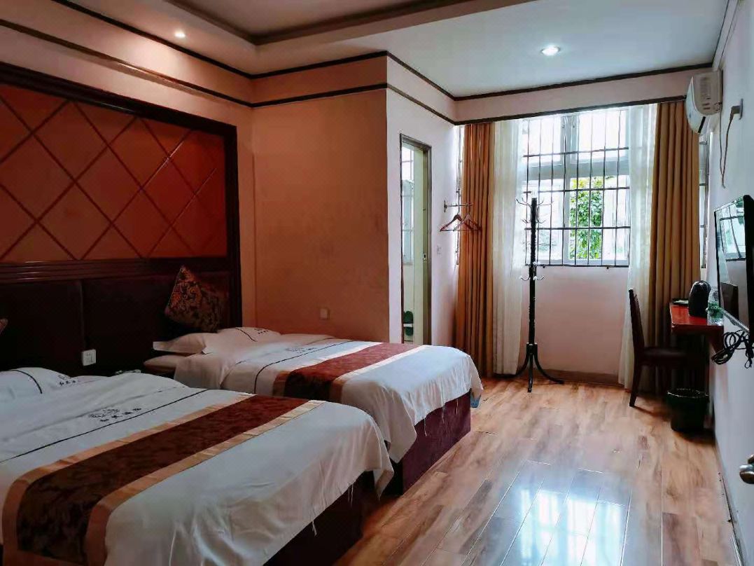 Cangxi Hexi Hotel