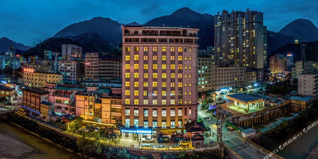 镇安景悦雅品酒店(镇安站金台山文化旅游区店)