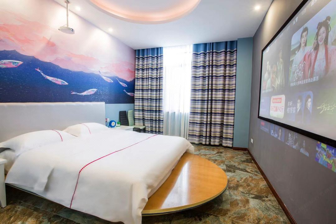 Yueyang Qingcheng Theme Hotel
