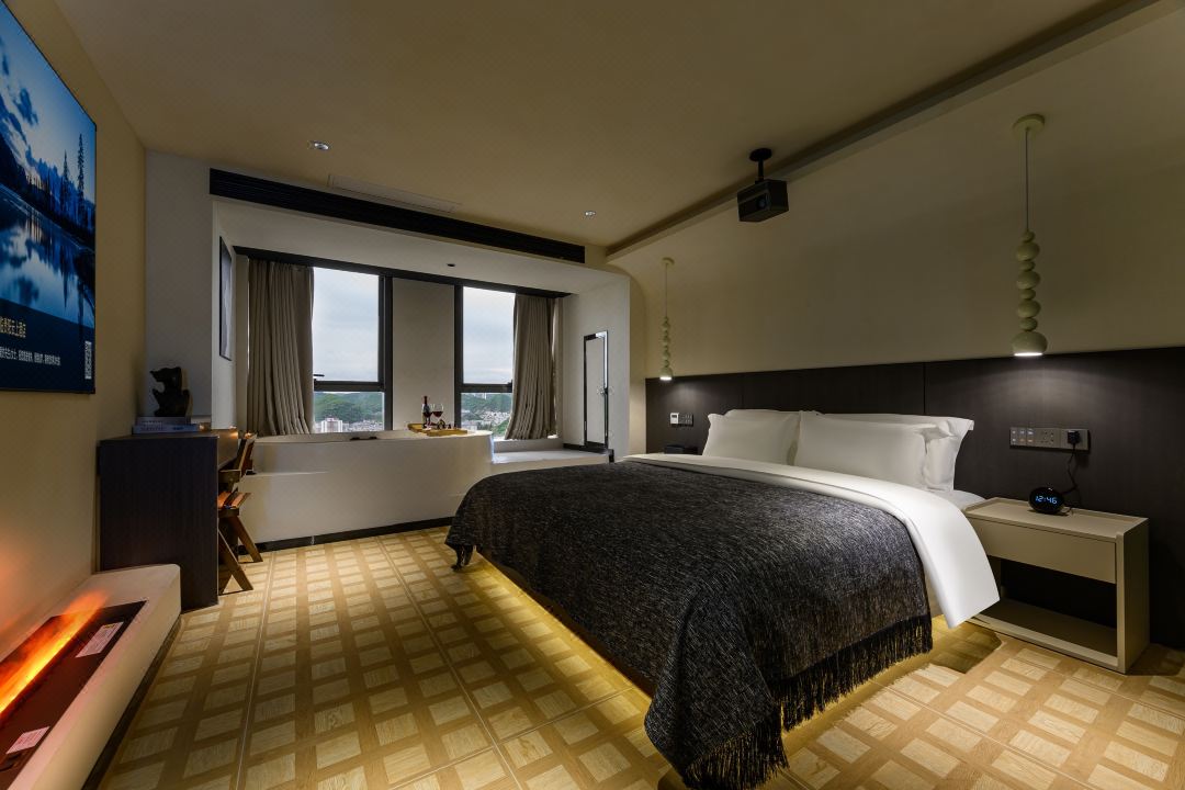 Yun Shang Tangchi Guesthouse (Hua Garden Circle Hui Dolphin Square Wuli Chong Subway Station Store)