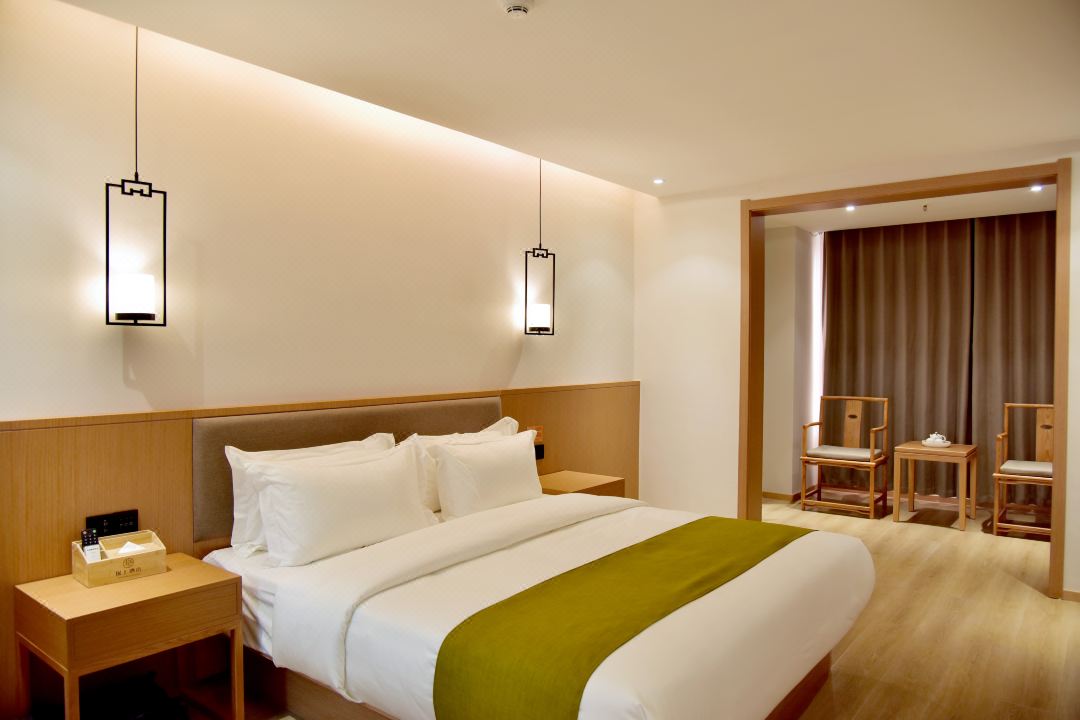 Jushang Hotel (Zhoukou Municipal Government Liberal Arts College)