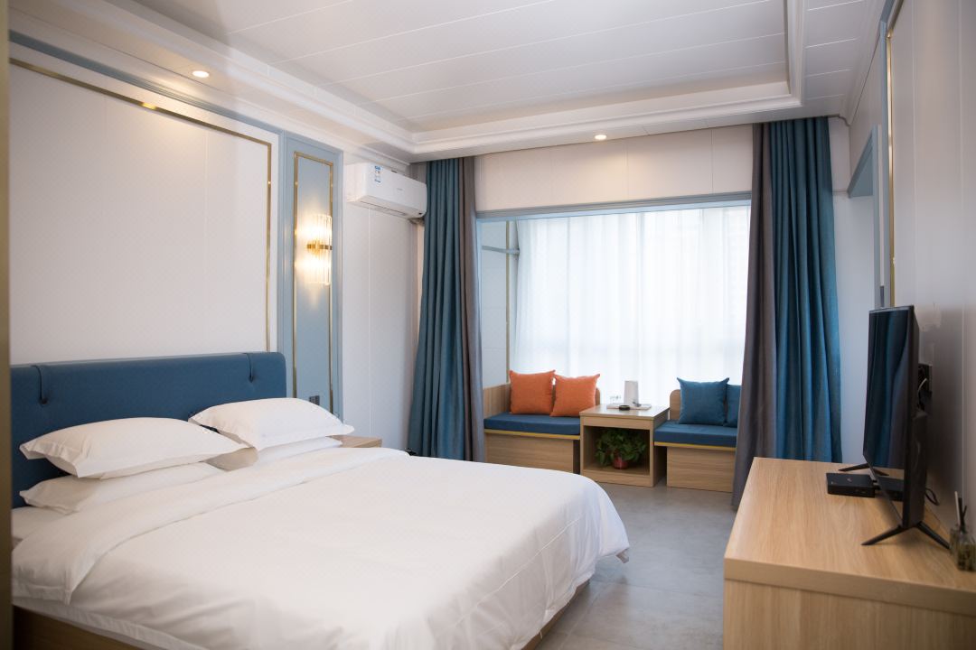 Fenghua Hotel (Hebi Convention and Exhibition Center)
