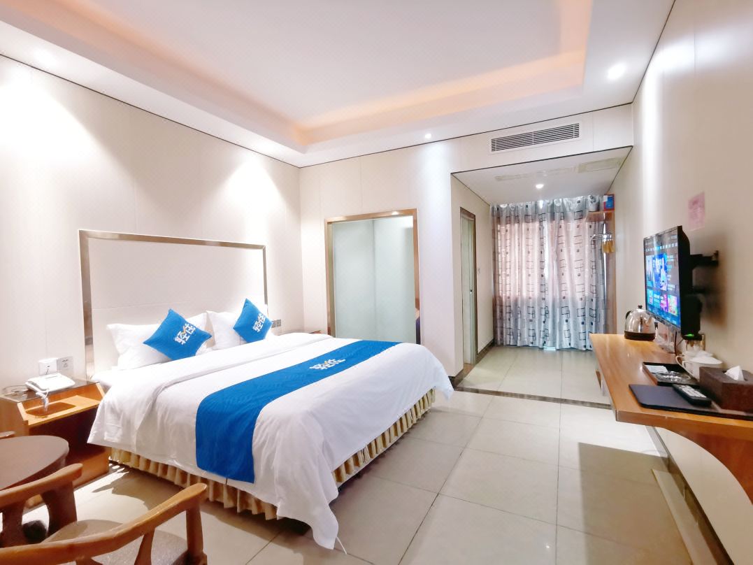 Light Stay Hotel Hong Centennial Collection (Xinyi Stadium)