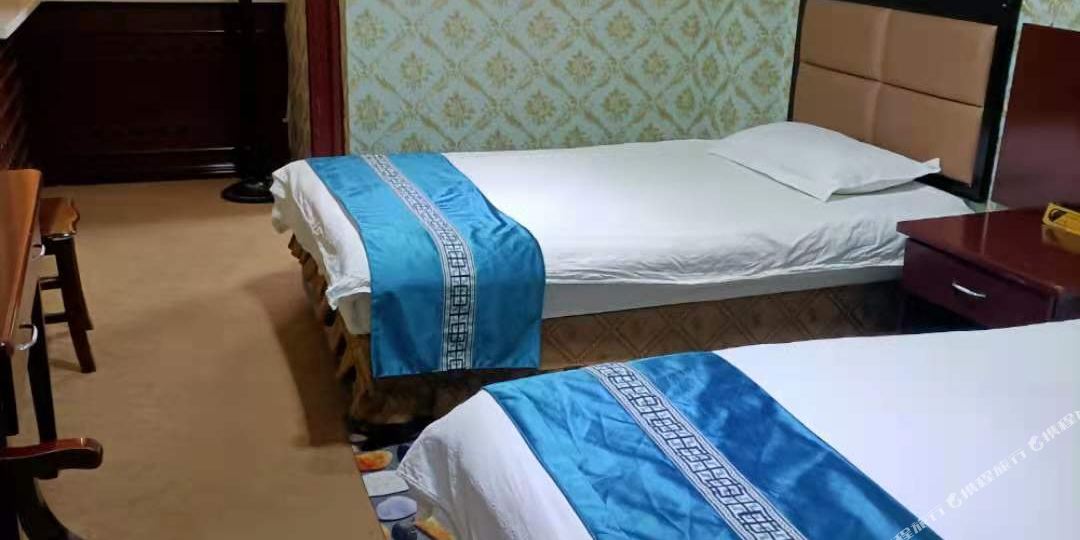 阿图什启东晌午宾馆
