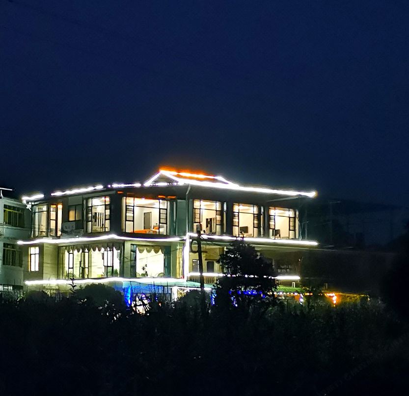 Shangli ancient town water bay green home stay