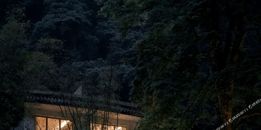 荷塘揽月民宿(峨眉山景区店)