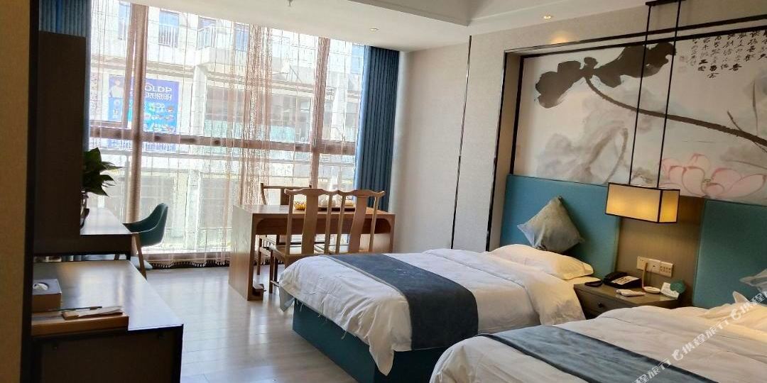 雷克泰万大主题精品九点(六安叶集胜利广场汽车站店)