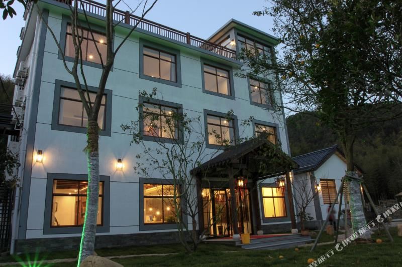 安吉石门山居