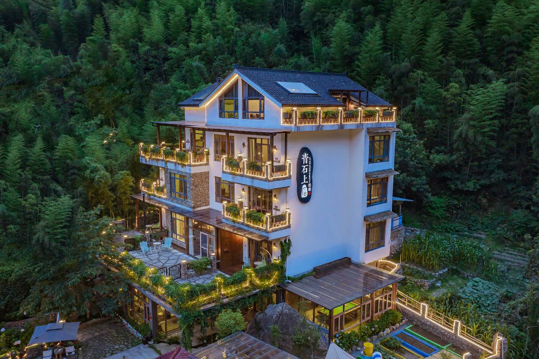 Qingshi Shang Courtyard View Shiyi Parent-child Holiday Villa Su (Anji Jiangnan Tianchi Shop)