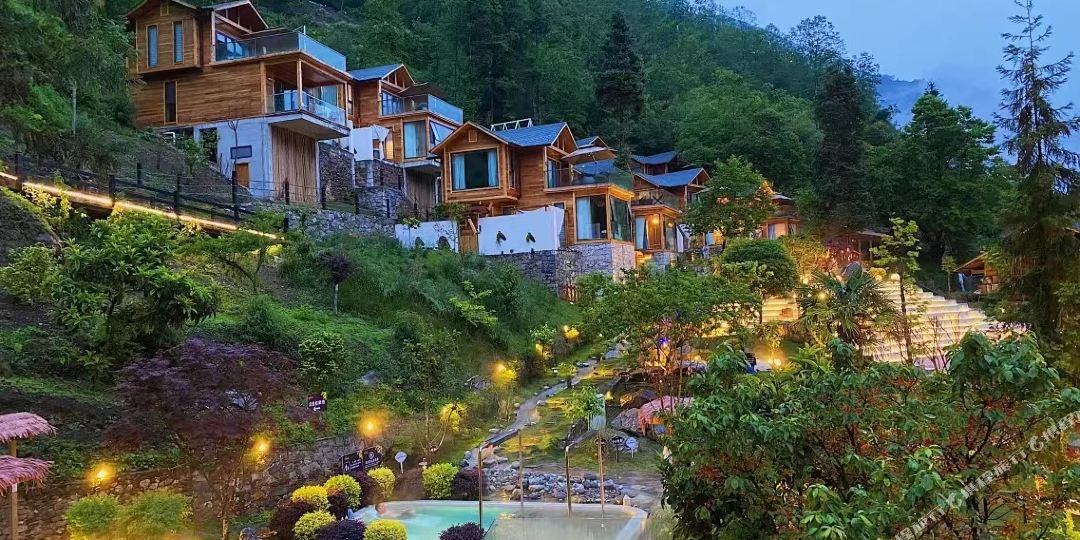 云上空墅温泉镇民宿