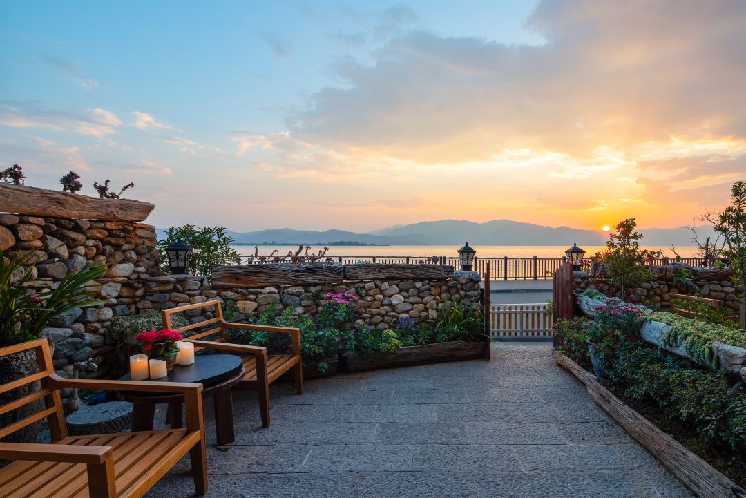 Bodu Lake View Inn