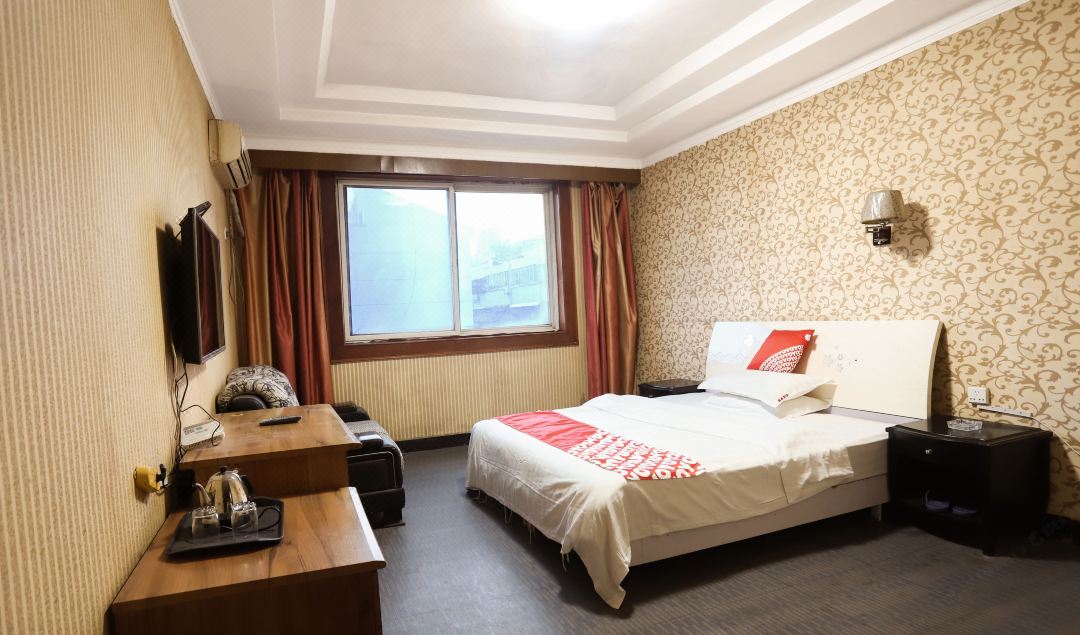 Xinyuan Hotel (Shangqiu railway station store)