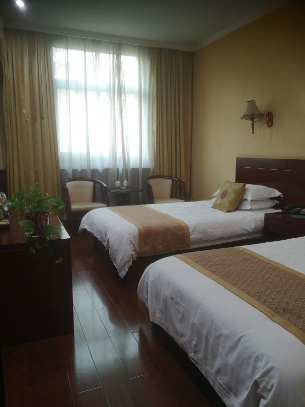 Luoyang Loche Hotel