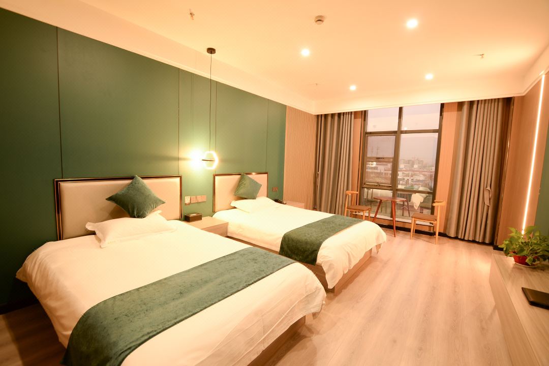 Phoenix Shuicheng Holiday Hotel