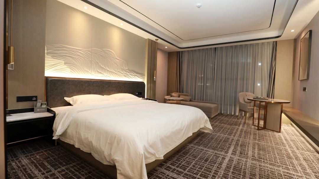 Gaozhou Nanhao Collection Hotel