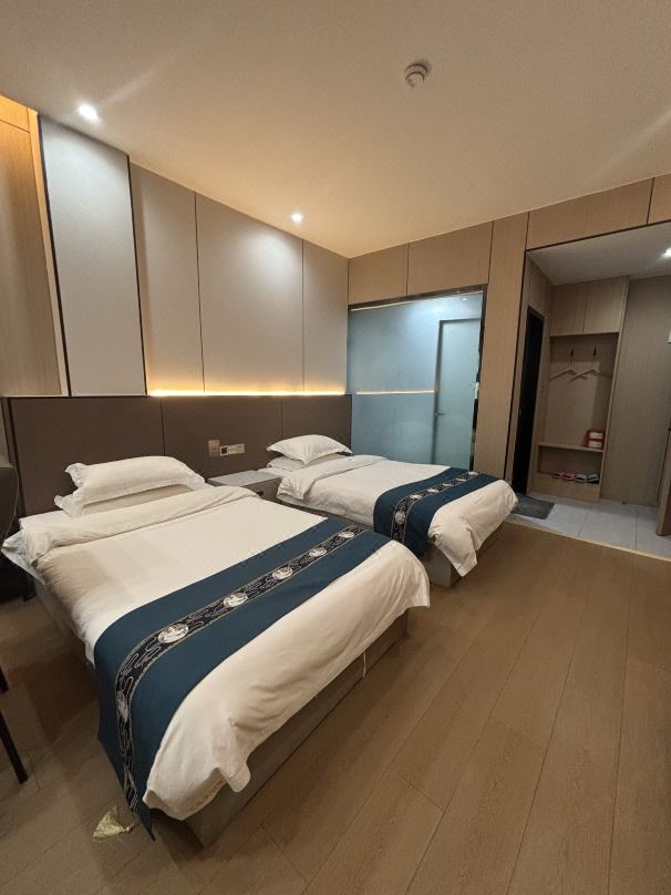 Linyi Jiangnan Fashion Hotel