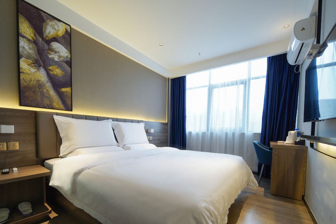 7 Days Premium Hotel (Deyang Wuzhou Square store)