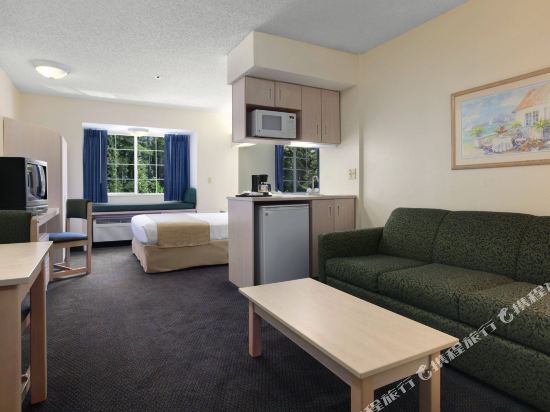 Microtel Inn & Suites by Wyndham Palm Coast I-95 - Tap to explore photos