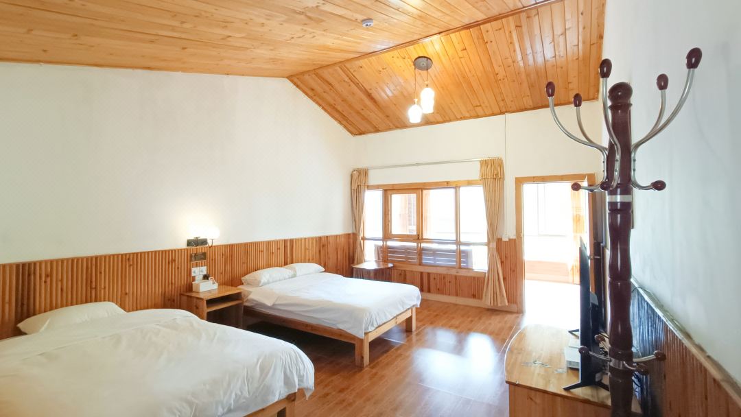 Longmen Nankunshan Taoyuan Ecological Holiday House