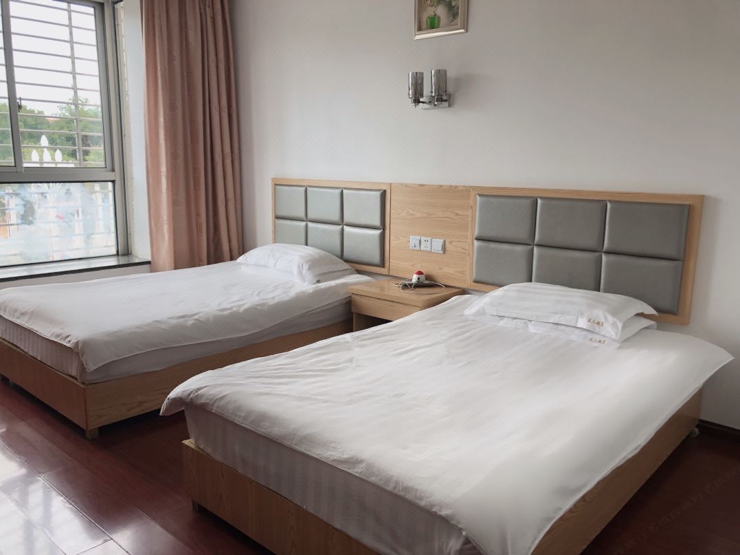 Wuyi Mountain Furong Hostel