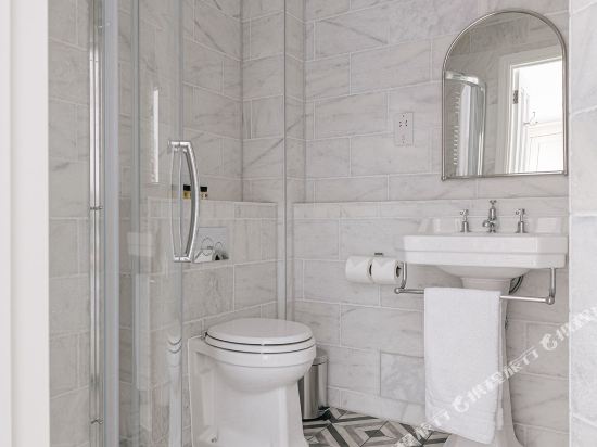 Tyndall Villa Boutique B&B - Tap to explore photos
