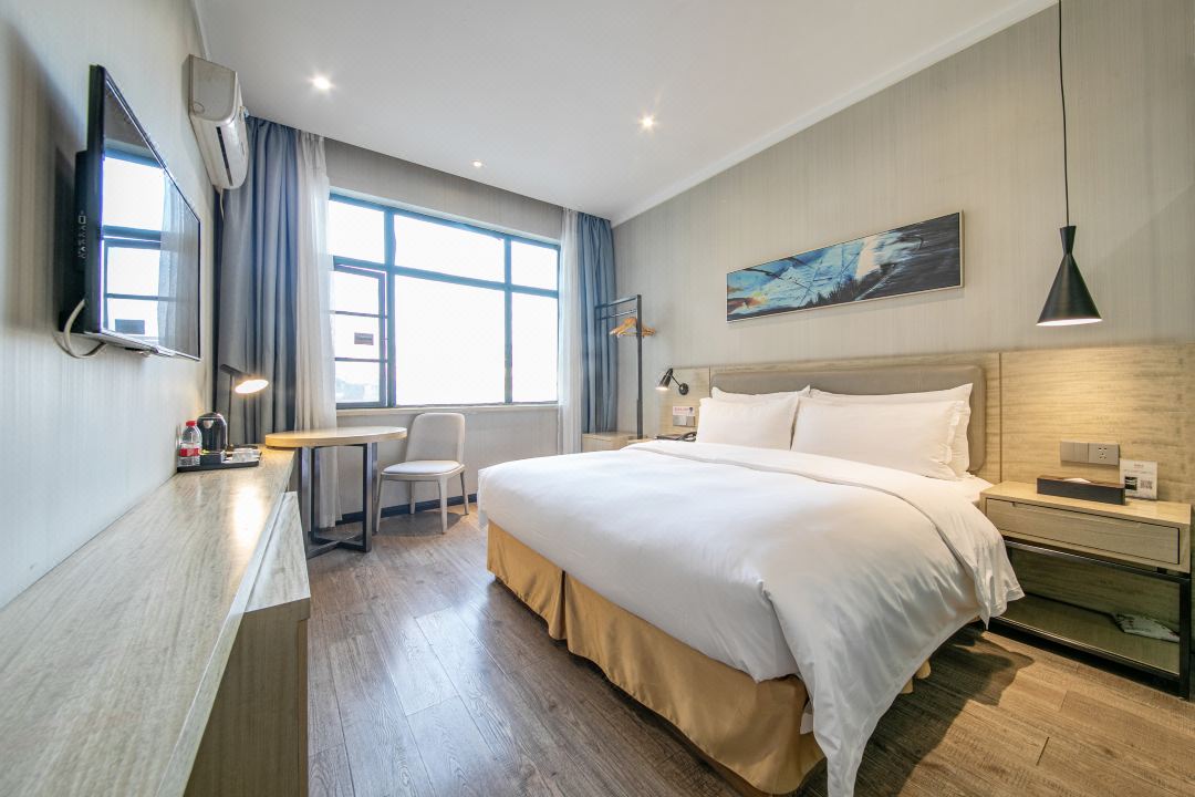 Borrman Hotel (Wuhan Yangluo subwaystation deepwater port store)