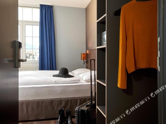 The Guesthouse by The Hey Hotel - Tap to explore photos