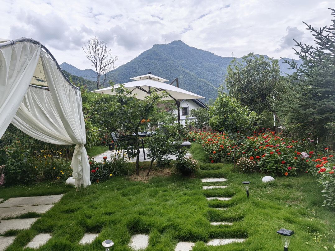 Liubalou Fanggou Mountain Yijingshe Homestay