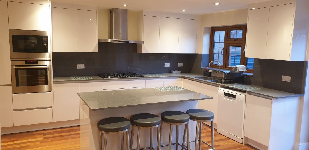 Luxury London 8 Bedroom House  Sleeps x 16 Ideal for London Visit Large Family