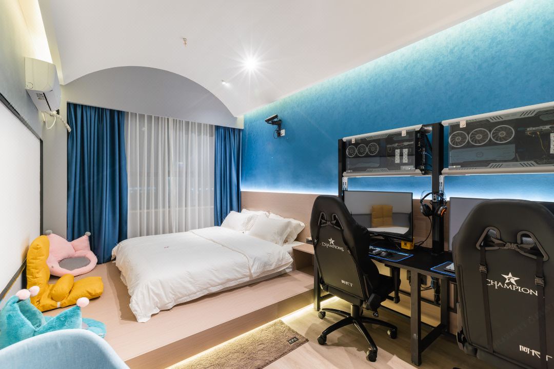 Baiyueguang Hotel (Yangjiawan Subway Station)