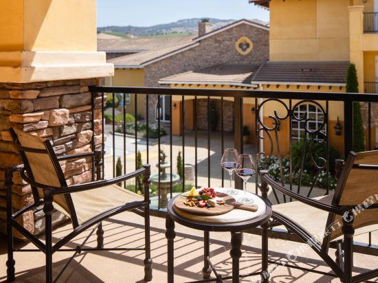 The Meritage Resort and Spa - Tap to explore photos