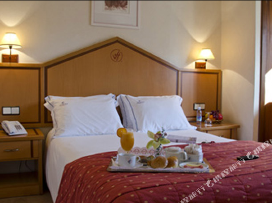 VIP Inn Berna Hotel - Tap to explore photos