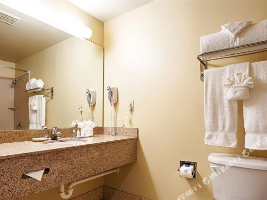 Best Western Fort Lauderdale Airport/Cruise Port - Tap to explore photos