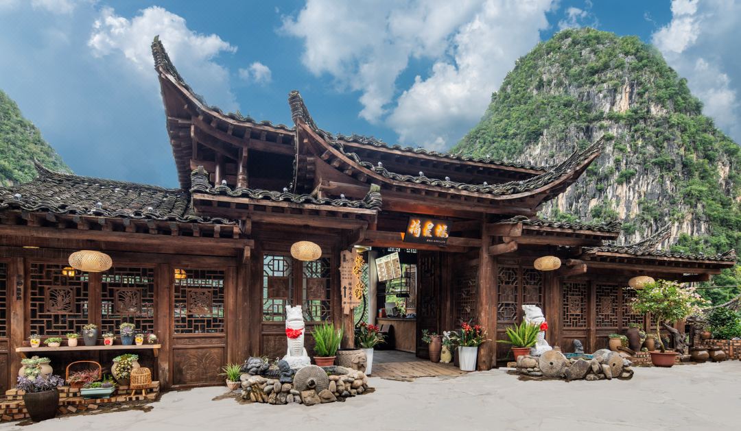 Xingyi Qiangu Jiuye Bed and Breakfast (Fenglin Buyi Scenic Area Branch)