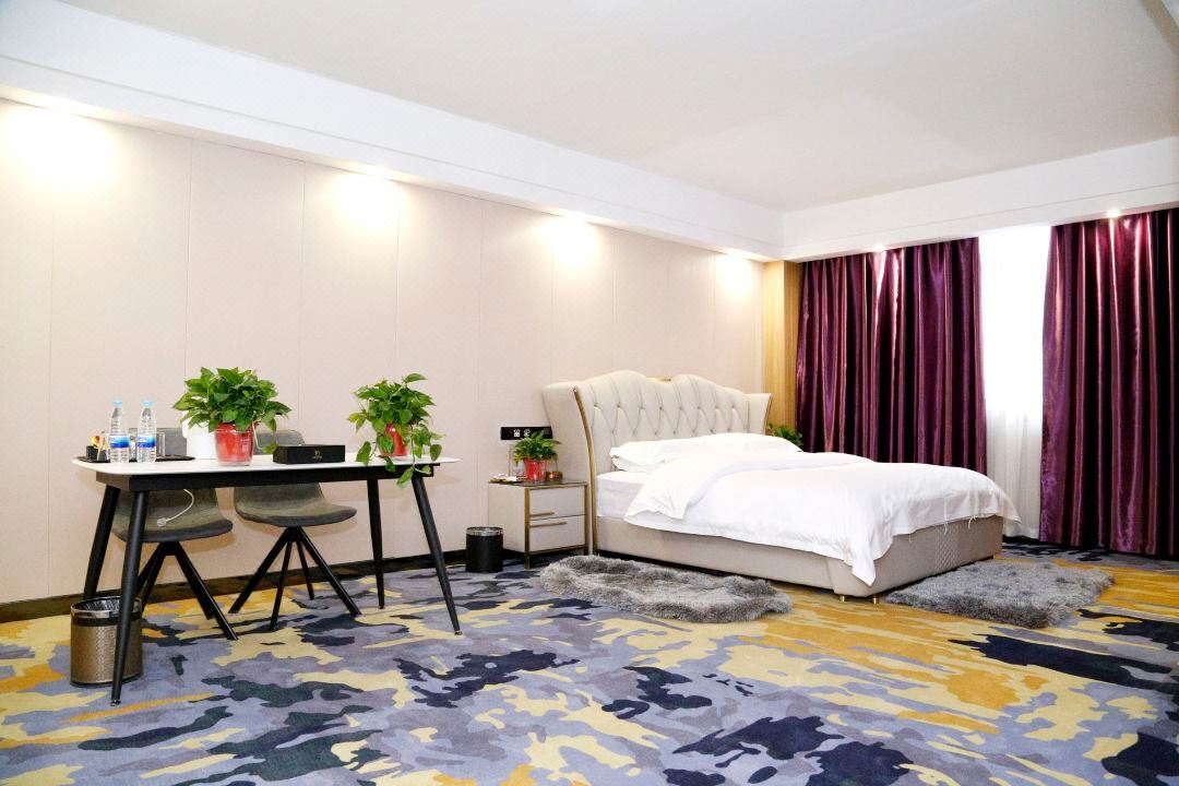 Jiuding Fashion Hotel (Sanmenxia Vocational and Technical College)
