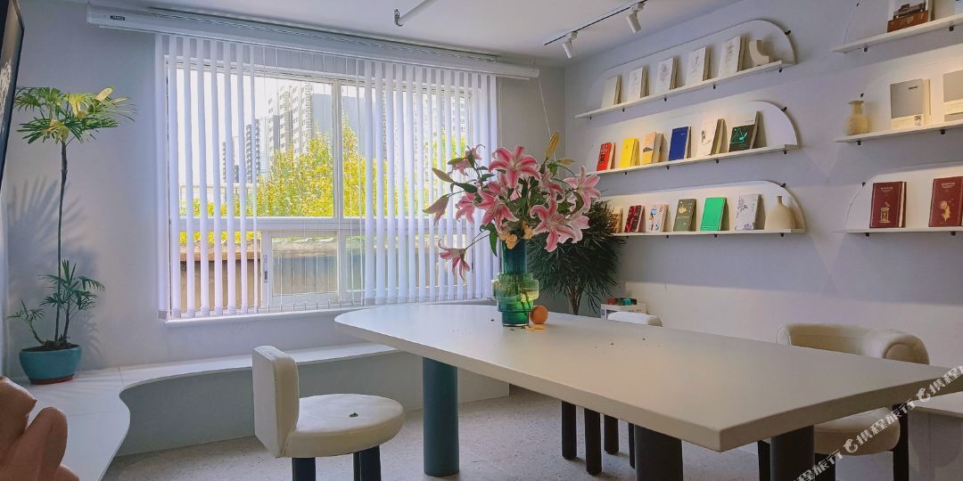 登八目田客栈(五道口店)