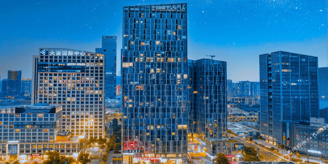 万悦酒店(南宁五象体育中心店)