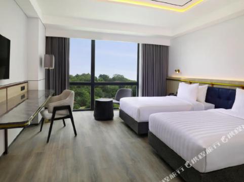 Hotel Aruss Semarang - Tap to explore photos