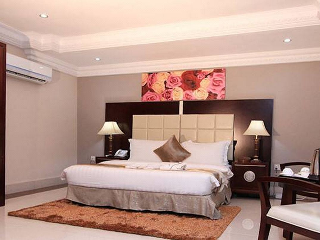 Grand Bee Suites
