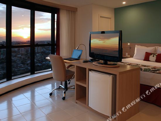 Quality Hotel Manaus - Tap to explore photos