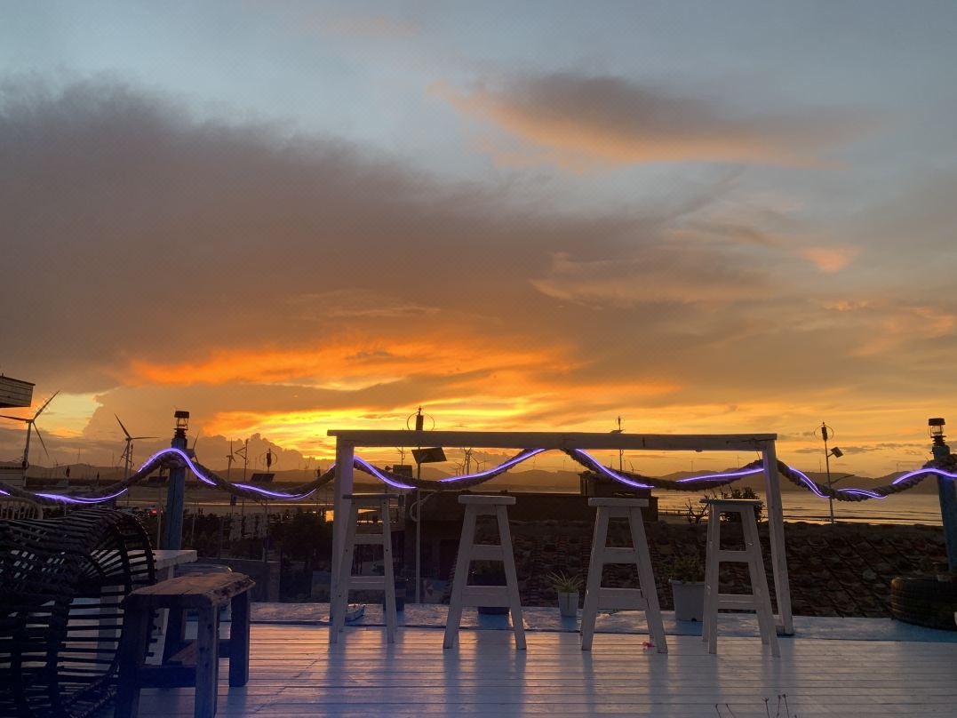 Sea Love Luxury Seaview Resort (Blue Tears Viewing Store at Changjiangao Beach)