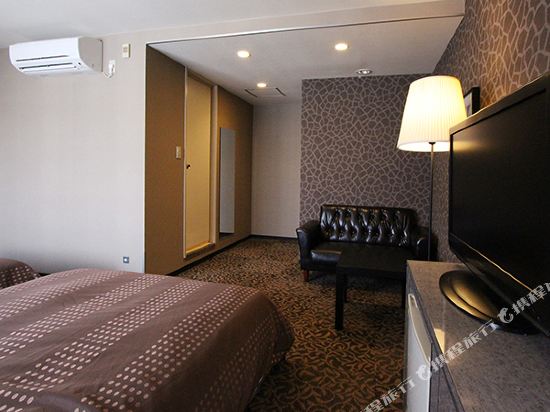 HOTEL LiVEMAX Kobe - Tap to explore photos