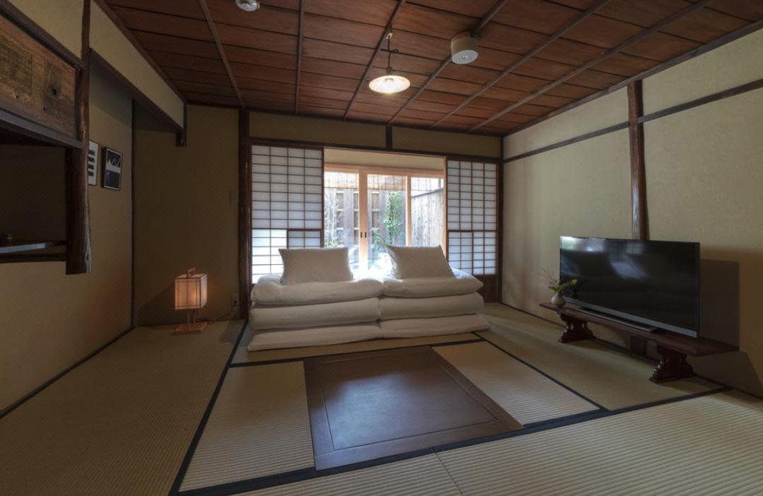 กิออน ชิรากาวะ โคอูกิ