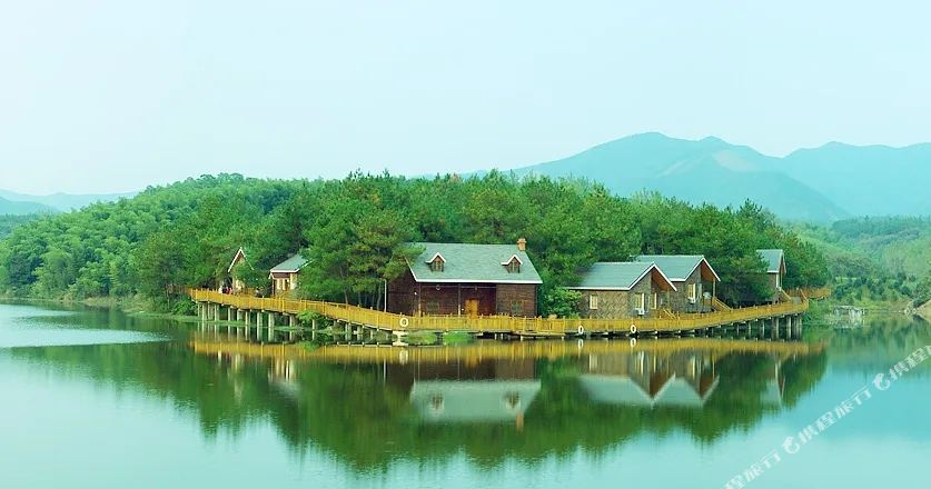 艳阳天度果圣山庄