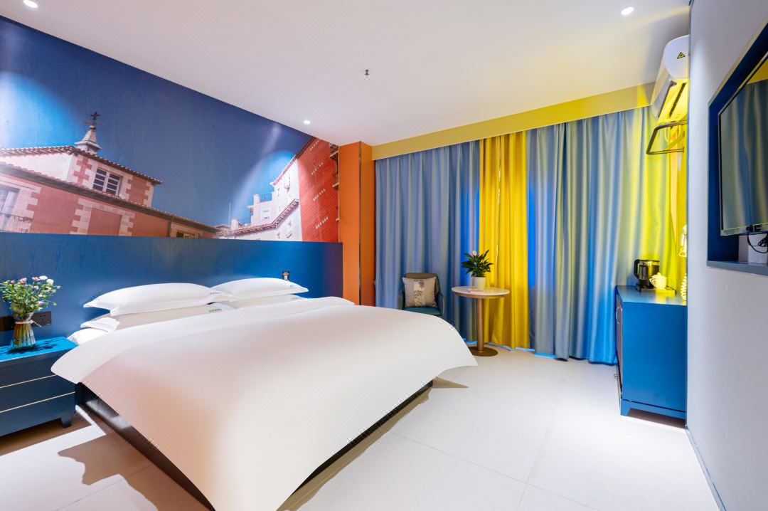 DENNERS Hotel