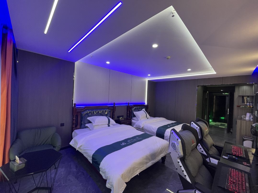 Snail    Esports  Hotel