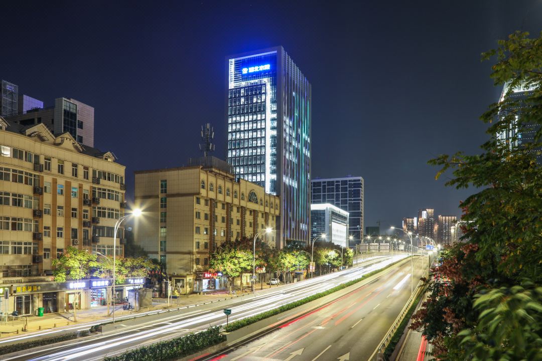 Home Inn (Wuhan University of Technology Wenzhi Street Subway Station)