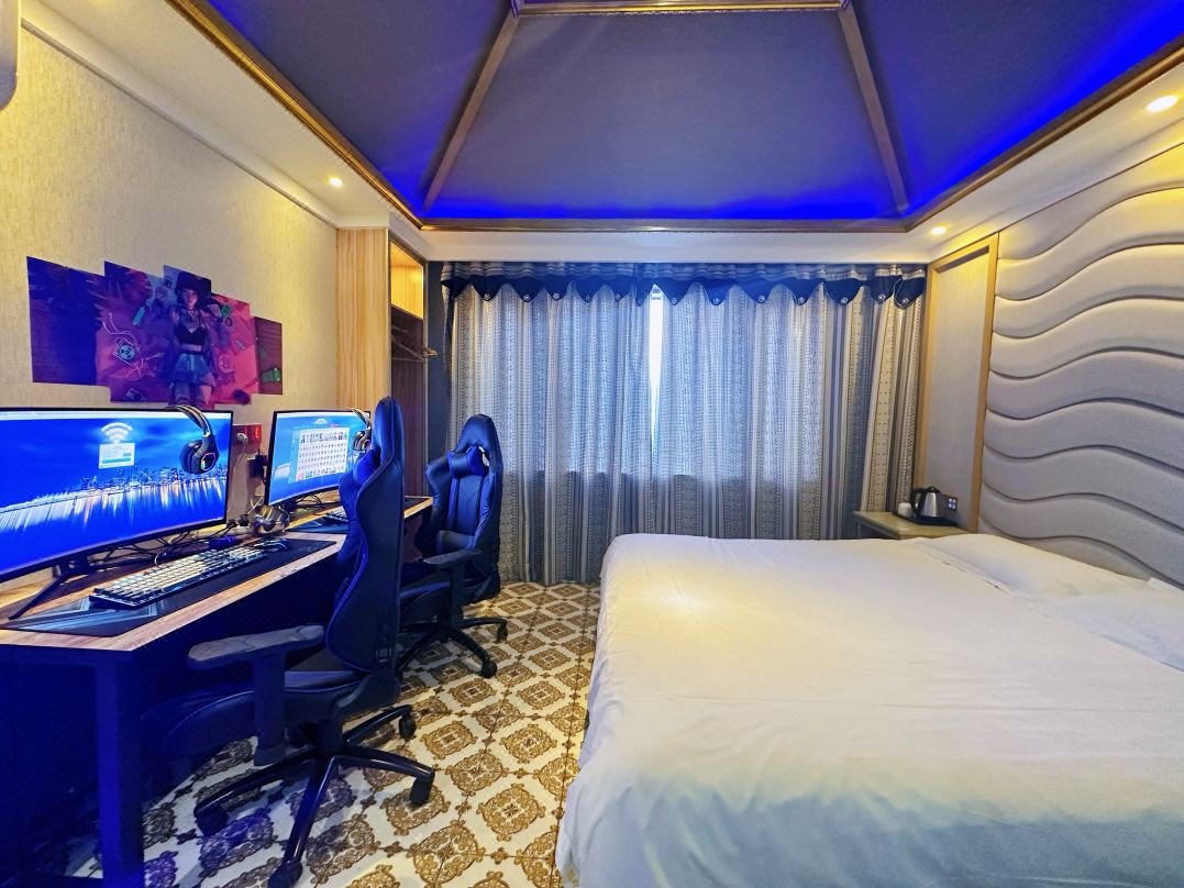 Yiqing Theme Hotel Shanghai